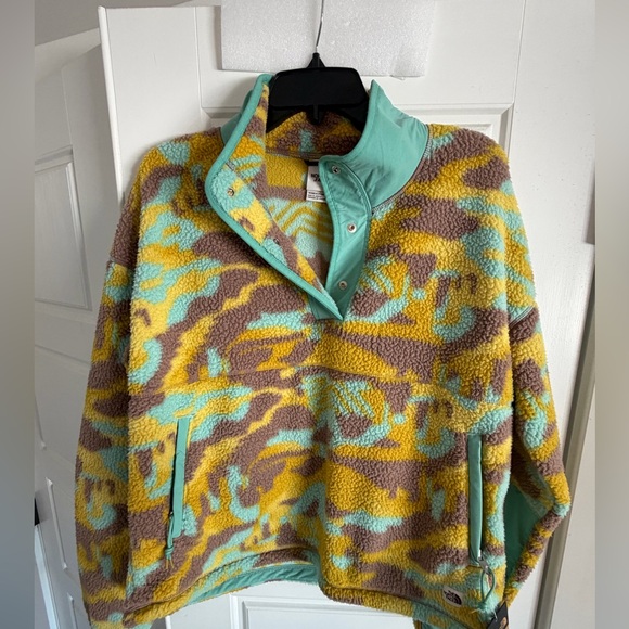 The North Face Sweaters - The North Face Women's Cragmont Fleece Pullover|Wasabi Dazzle Camo Print| Size:M